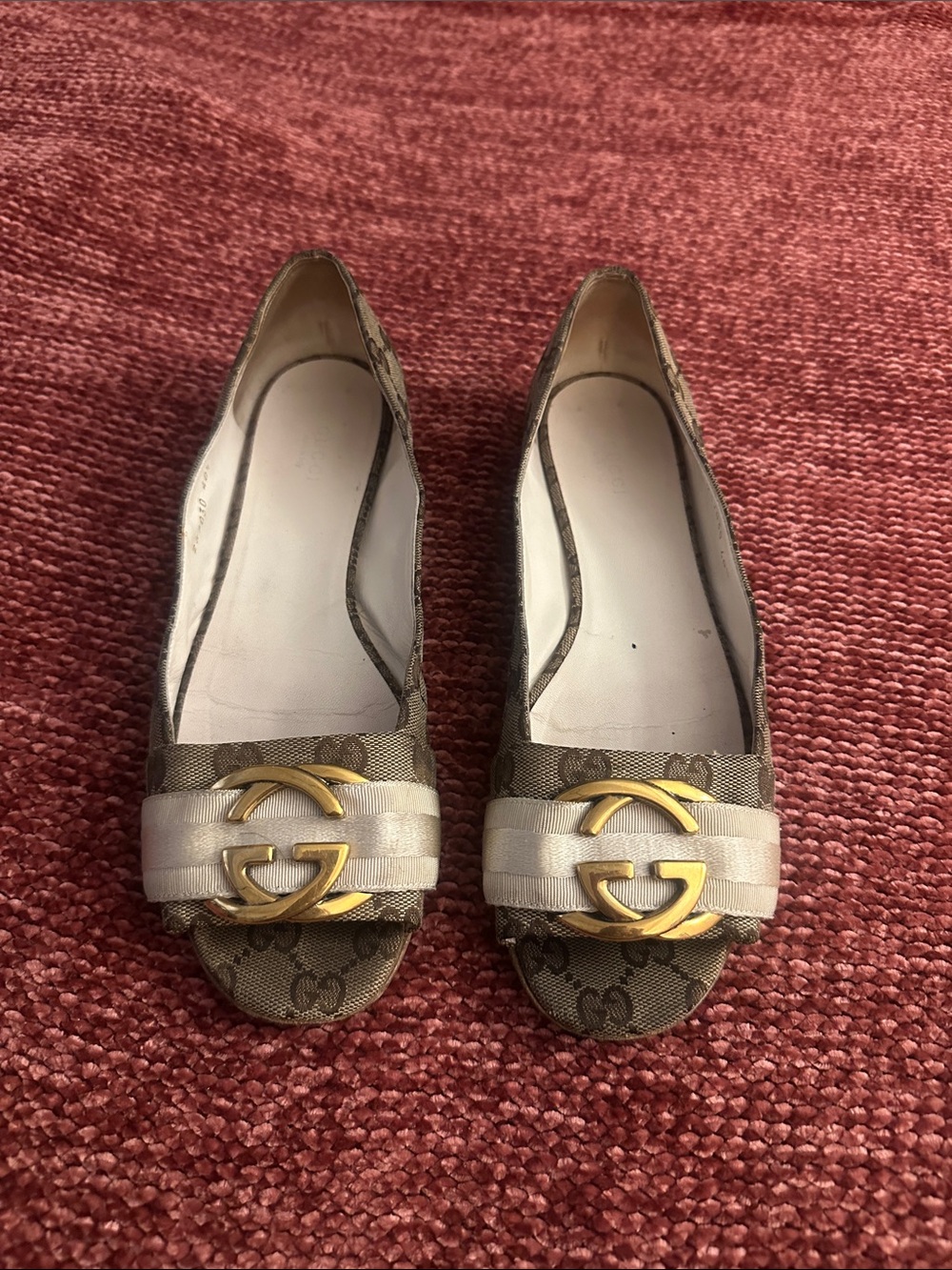 Authentic Gucci GG Canvas Interlocking G Open Toe Flats
